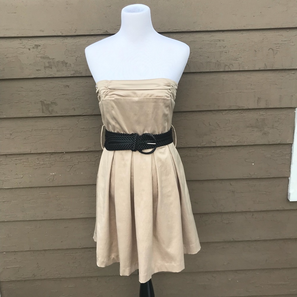 ☀️☀️☀️ 4/$20 Papaya silky feel strapless dress!